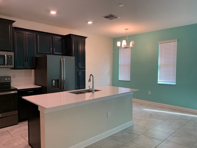 1353 Shinnecock Hills Dr in Four Corners, FL - Building Photo - Building Photo