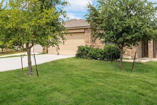 6030 Snorkel Square in Converse, TX - Building Photo - Building Photo