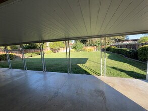 6090 Meadowbrook Ln in Riverside, CA - Building Photo - Building Photo