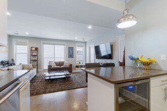 111 B St in Boston, MA - Building Photo - Building Photo