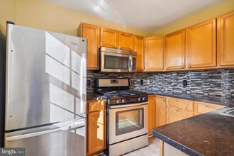 11820 Eton Manor Dr in Germantown, MD - Building Photo - Building Photo