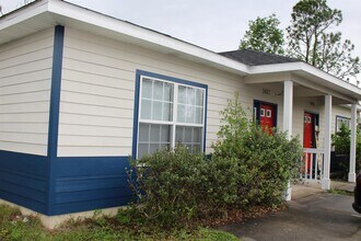 1407 E 14th St-Unit -1 in Lynn Haven, FL - Building Photo - Building Photo