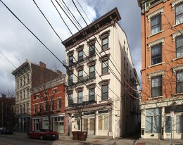 124 E 13th St in Cincinnati, OH - Building Photo