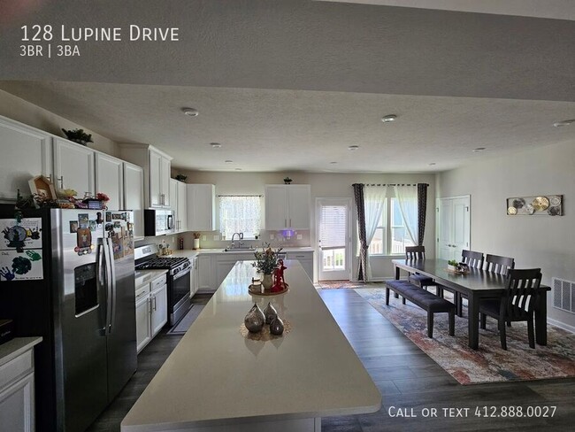 128 Lupine Dr in Mars, PA - Building Photo - Building Photo