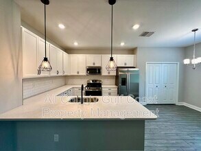 8131 Tea Olive Ter in Palmetto, FL - Building Photo - Building Photo