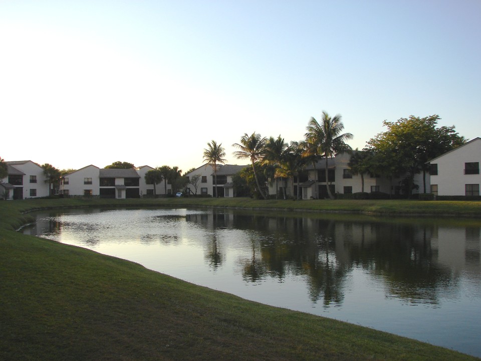 Karanda Village V in Coconut Creek, FL - Building Photo