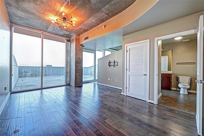 property at 5925 Almeda Rd