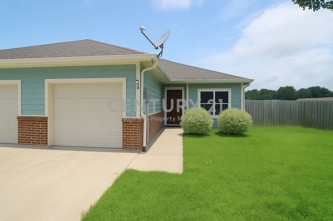 property at 112 Bridle Ct