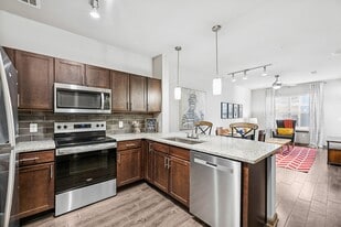 909 Flats in Nashville, TN - Building Photo