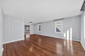 4524 Washington St in Downers Grove, IL - Building Photo - Building Photo