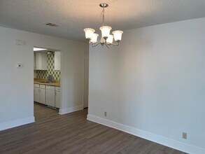 11914 Swan Dr in Austin, TX - Building Photo - Building Photo