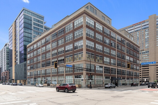 property at 521 S 7th St