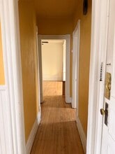 910 W Lapham Blvd, Unit Lower in Milwaukee, WI - Building Photo - Building Photo