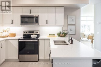 4286 King St in Kitchener, ON - Building Photo - Building Photo