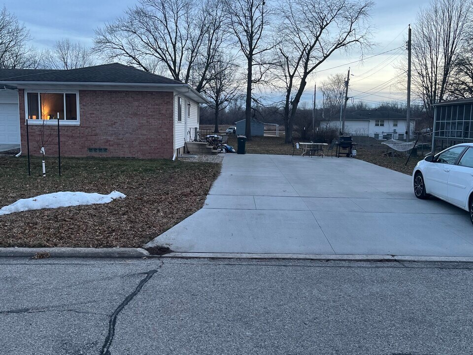 706 W 28th St, Unit 706 in Cedar Falls, IA - Building Photo