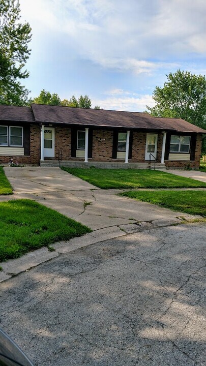 1606 Bluebird lane "B" , Lowell, IN, Unit B in Lowell, IN - Foto de edificio