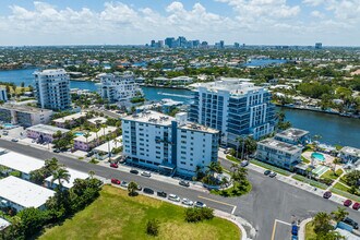 Nautical Towers in Fort Lauderdale, FL - Foto de edificio - Building Photo
