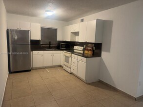 6278 W 22nd Ct in Hialeah, FL - Building Photo - Building Photo