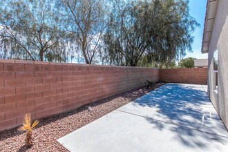 8200 Calico Wind St in Las Vegas, NV - Building Photo - Building Photo