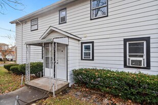 2 Raydol Ave in Secaucus, NJ - Building Photo