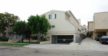 4539 Colbath Ave in Sherman Oaks, CA - Building Photo - Building Photo