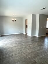 1325 Cheltenham Ln in La Habra, CA - Foto de edificio - Building Photo