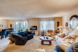 14091 E Marina Dr in Aurora, CO - Foto de edificio - Building Photo