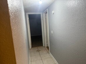 9504 Waynesboro Ave in Jacksonville, FL - Building Photo - Building Photo
