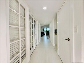 8800 S Ocean Dr in Jensen Beach, FL - Building Photo - Building Photo