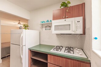 224 Meridian Ave in Miami Beach, FL - Building Photo - Building Photo