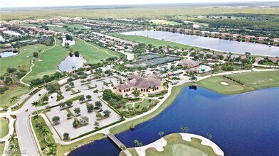 10572 Smoke House Bay Dr in Naples, FL - Foto de edificio - Building Photo