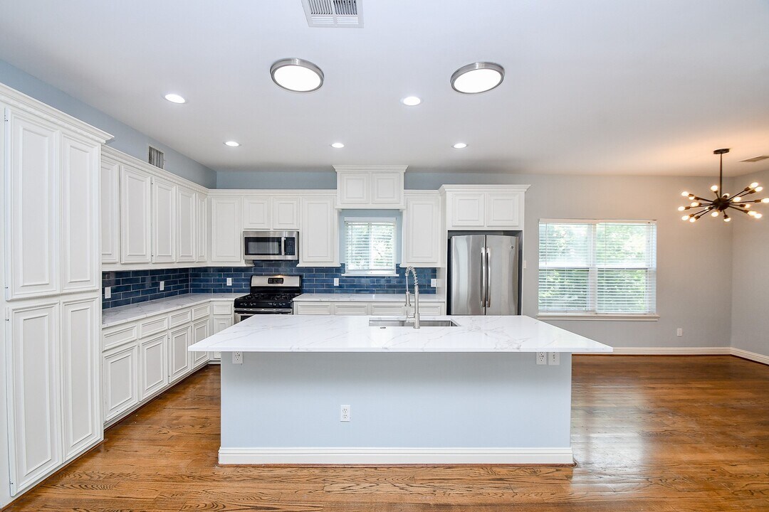 2207 Francis St in Houston, TX - Building Photo