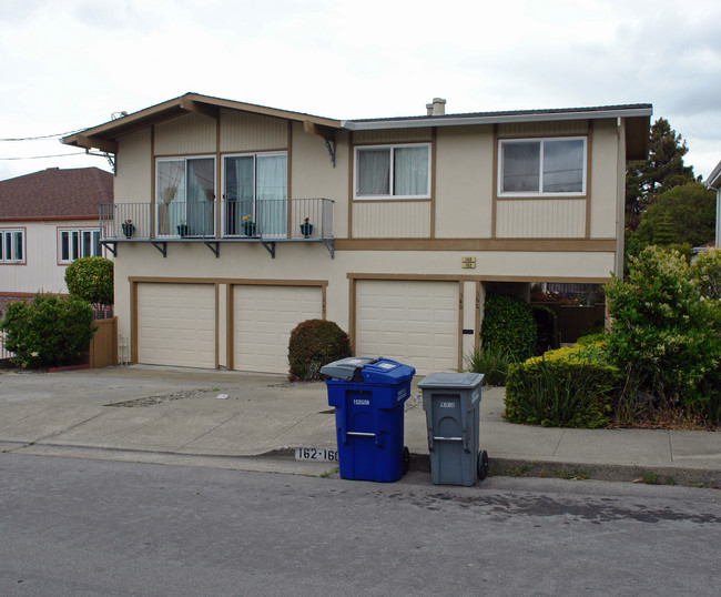 160-162 Lewis Ave in Millbrae, CA - Foto de edificio - Building Photo