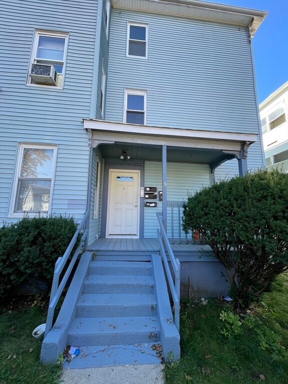 5 Freeland Terrace in Worcester, MA - Building Photo - Building Photo