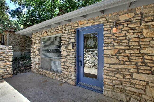 2313 La Casa Dr in Austin, TX - Building Photo - Building Photo