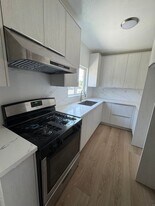 988 S Garey Ave in Pomona, CA - Building Photo