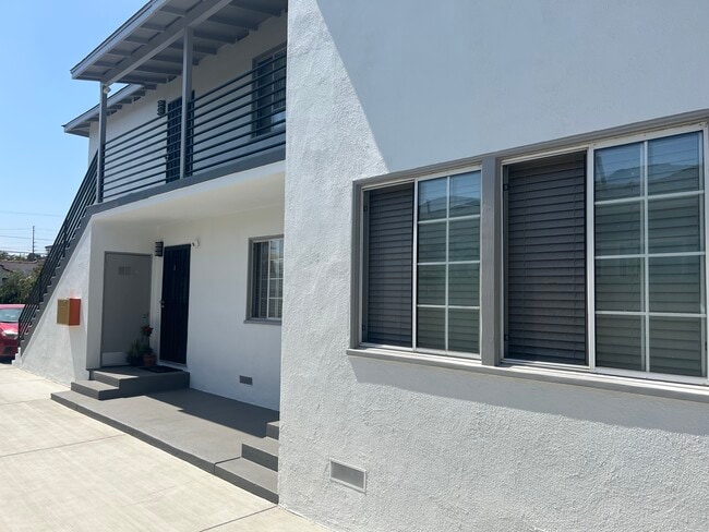 3636 Kelton Ave, Unit #C in Los Angeles, CA - Building Photo - Building Photo