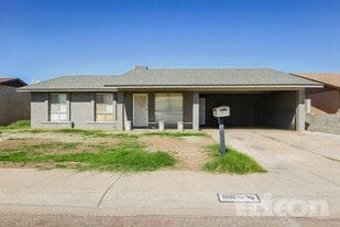 8806 W Pinchot Ave, Unit A-304 in Phoenix, AZ - Building Photo