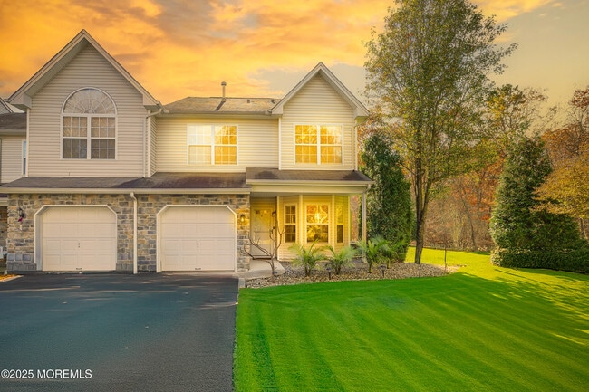 property at 11 Saratoga Ct