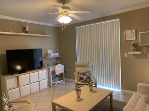 6559 Emerald Dunes Dr in Royal Palm Beach, FL - Building Photo - Building Photo