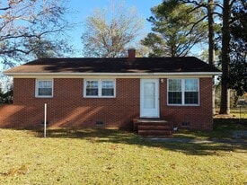 4372 Gum Branch Rd in Jacksonville, NC - Building Photo