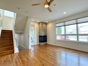 527 Oak St in Kansas City, MO - Foto de edificio - Building Photo