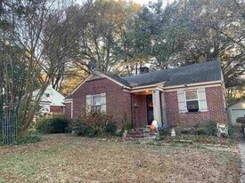 1027 Waring Rd in Memphis, TN - Building Photo