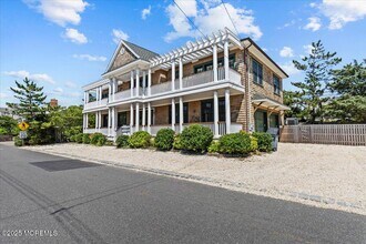 1043 Barnegat Ln in Mantoloking, NJ - Building Photo - Building Photo