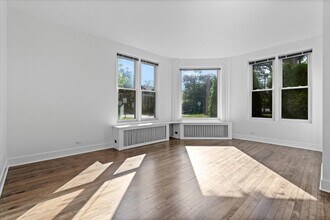1097 Tower Rd in Winnetka, IL - Building Photo - Building Photo