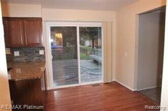 5116 Prentis Dr in Troy, MI - Building Photo - Building Photo