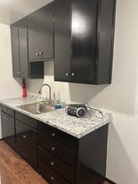 301 Nevin Ave, Unit B Upstairs in Richmond, CA - Building Photo