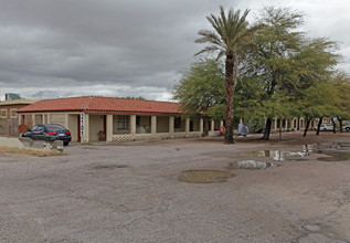 Troy Apartments in Tucson, AZ - Building Photo - Building Photo