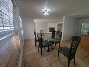 4642 Roberts Rd in Land O Lakes, FL - Foto de edificio - Building Photo