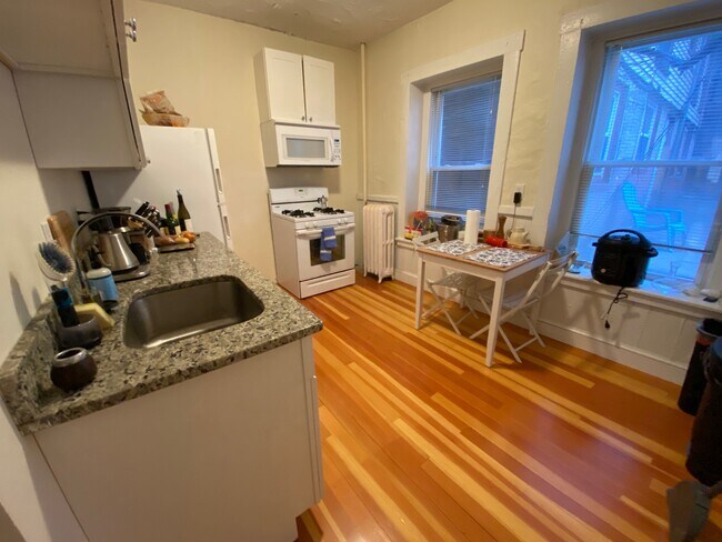 53 Joy St, Unit 1 in Boston, MA - Building Photo - Building Photo